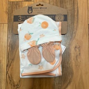 Peaches Blanket mittens & hat
